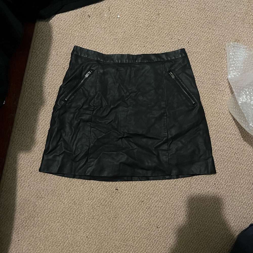 Hollister fake leather skirt